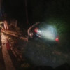 ACCIDENT RUTIER la BĂRBĂTEȘTI: Un motociclist din Băile Olănești, FĂRĂ CARNET, a intrat în coliziune cu o mașină, ambii șoferi fiind răniți