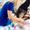 Copiii cu autism, ajutați să-și exprime emoțiile prin artă, în cadrul proiectului cofinanțat de CJ Argeș