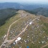 Târgul de Fete – Mii de oameni au urcat pe Muntele Găina la cea mai cunoscută sărbătoare populară din România