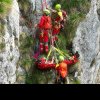 Turiști recuperați de salvamontiști din Munții Făgăraș. Bărbat însoțit de copilul de 5 ani, în pragul infarctului