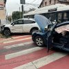 Imagini accident cumplit în Baia Mare. Un autoturism a fost proiectat într-un stâlp de electricitate.foto