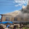 Incendiu puternic la acoperișul școlii din satul Herla. ...