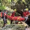 Mai mult de 11 ore au muncit salvamontiștii pentru salvarea unei persoane