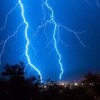 Meteorologii anunță o inversiune termică în România: Din weekend vin furtuni violente și se răcește vremea