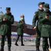 Soldații ruși mor pe front din cauza telefoanelor mobile. Kremlinul pregătește pedepse stricte