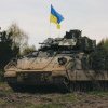 Vehiculele Bradley americane fac ravagii în rândul trupelor ruse ce invadează Ucraina: cum reușesc asta deși sunt inferioare tancurilor rusești