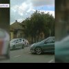 VIDEO Imagini incredibile suprinse în Oradea. O mașină fără șofer a traversat patru benzi și a parcat perfect, pe singurul loc liber
