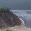 VIDEO Ploile fac ravagii în Rusia - Un baraj a fost distrus de ape, evacuări în aval