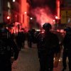 VIDEO Violențe la Paris în noaptea de după alegeri. Comuniștii și musulmanii, nemulțumiți de victoria lui Le Pen, au spart și incendiat totul în cale