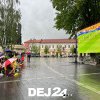Sute de dejeni au înfruntat ploaia în centrul Dejului pentru a susține echipa națională – FOTO