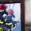 Incendiu în Dâmbovița! O bătrână în vârstă de 71 de ani a făcut atac de panică, după ce i-a luat foc anexa gospodărească