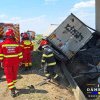 Șoferul TIR-ului și doi pasageri din autoutilitară și-au pierdut viața în teribilul accident de pe A1, de la Petrești! Printre răniți s-au aflat și doi copii de 11 și 14 ani