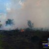 Un bărbat din Dâmbovița a suferit arsuri la mâini și picioare în urma unui incendiu de vegetație