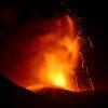 Alertă roșie în Italia. Vulcanii Etna și Stromboli au erupt în același timp