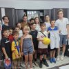 FOTO: Nicolae Stanciu, căpitanul echipei naționale, la Craiva pentru o întâlnire specială cu copiii din zonă!