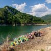20 de voluntari au adunat 1,5 tone de deșeuri de pe Lacul Siriu