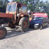 Accident în Suatu, Cluj. O femeie a intrat cu mașina într-un tractor parcat pe drum- FOTO