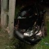 Accident într-o localitate din Cluj: Un șofer a intrat într-un stâlp de pe marginea drumului/A fost transportat de urgență la spital- FOTO