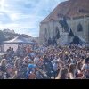 Atmosferă electrizantă în centrul Clujului. 500 de chitariști au cântat la unison în prima zi a festivalului ”Pune mâna pe chitară” VIDEO