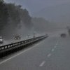 Baltă uriașă pe Autostrada Transilvania, după furtuna din Cluj! Șoferii sunt sfătuiți să reducă viteza și să nu bruscheze comenzile volanului