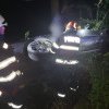 Cluj -Accident grav azi-noapte la Băișoara. Doi tineri de 20 de ani s-au răsturnat cu mașina și au fost duși de urgență la spital -FOTO