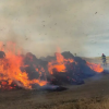 Flăcările au cuprins mai bine de 5 de hectare de vegetație uscată într-o comună clujeană! Focul s-a extins la zeci de baloți de paie - FOTO