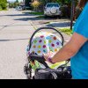 Își riscă viața în fiecare zi! Mămică din Cluj-Napoca, nevoită să-și plimbe copilul printre mașini pentru că străzile sunt inaccesibile pentru cărucioare