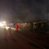 Patru locuințe improvizate de pe strada Cantonului din Cluj-Napoca au luat foc în această seară. Pompierii au intervenit cu trei autospeciale FOTO