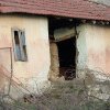 Un clujean cere demolarea unei case dărăpănate din centrul Clujului, în care locuiesc mai multe persoane: „Este un focar de infecții”