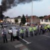Proteste violente în Londra, după atacul cu cuțitul. Peste 100 de persoane arestate, un băiat de 17 ani acuzat de uciderea a trei fete